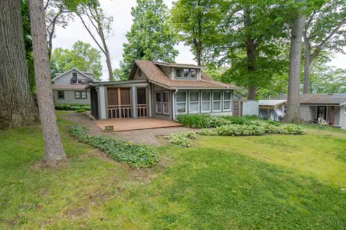 Cozy Cottage on Silver lake