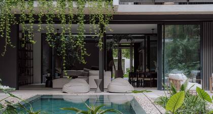Casa Damm, Brand New 7 Bedroom House 5 minutes walking to the beach