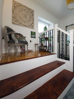 Interior - Stunning, large, 2 king sized bedroom apartment. (Glasgow)