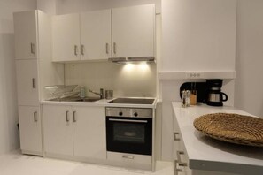 Standard Apartment, Balcony, City View | Private kitchen - Super 8 (Athens)