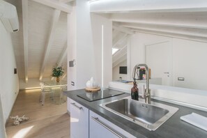 Fridge, microwave, stovetop, coffee/tea maker - Como Sky Suite - One Bedroom Apartment, Sleeps 3 (Como)