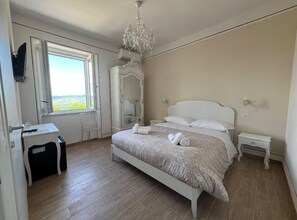 Unclassified image, 4 of 22, button - Dimora dei Magi (Saturnia)