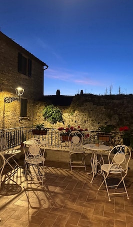 Opções para refeição ao ar livre. Dimora dei Magi