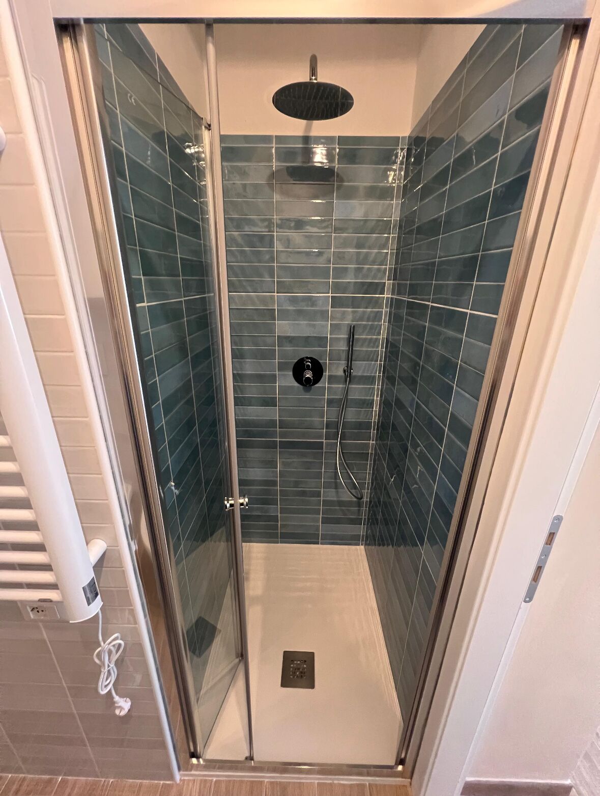 Quarto | Banheiro | Produtos de toalete grátis, secador de cabelo, toalhas de banho 