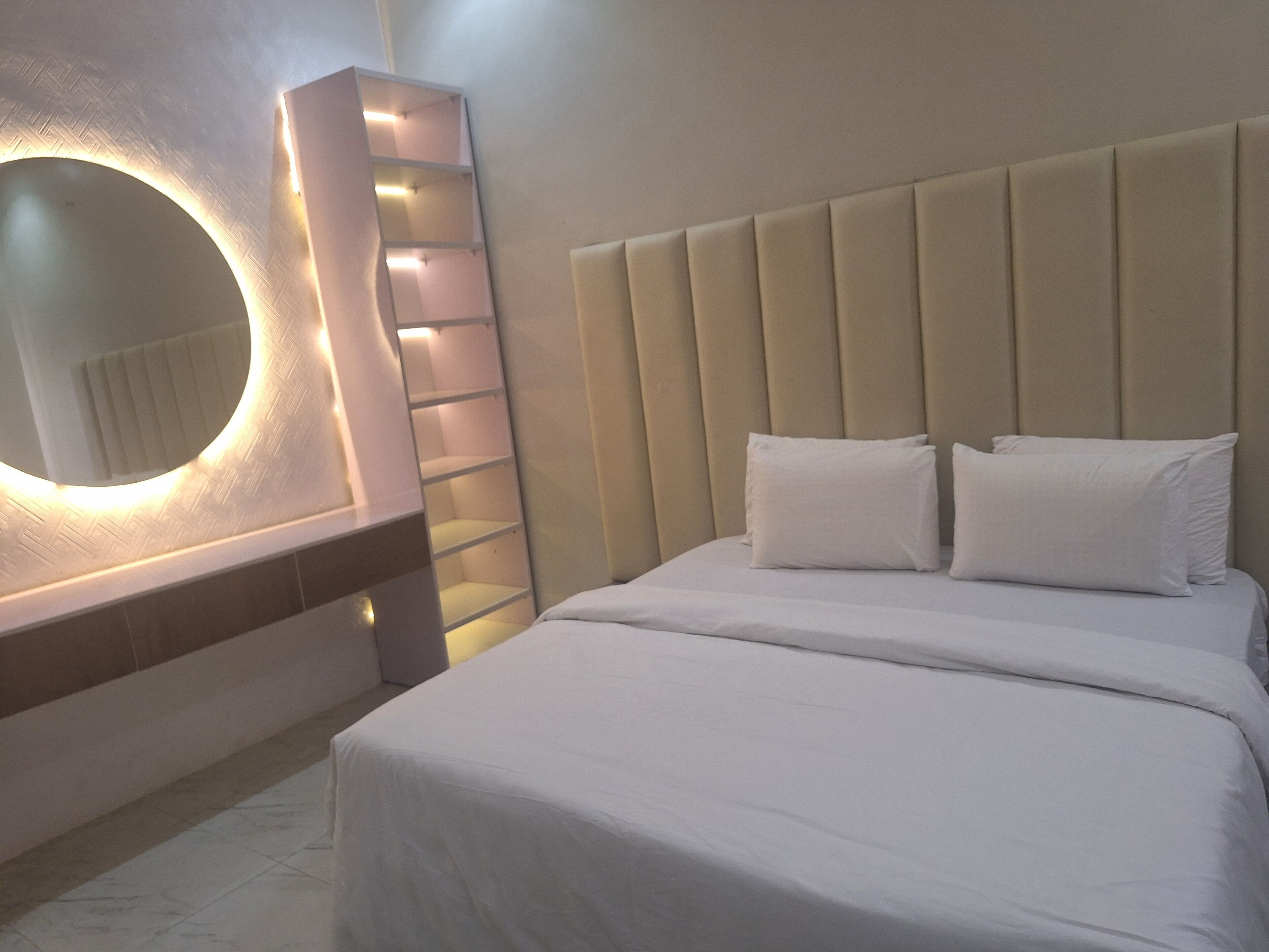 Tabla de planchar con plancha y wifi gratis 