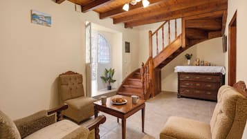 Huvila, 3 makuuhuonetta, tupakointi sallittu, parveke | Olohuone