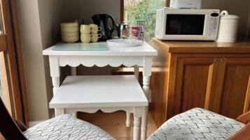 Room, Multiple Bedrooms, Accessible, Balcony | Dining