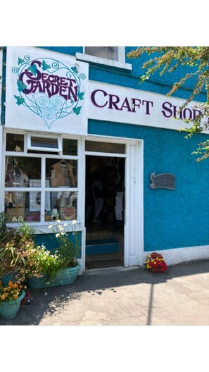 Huone, useita makuuhuoneita, esteetön, parveke