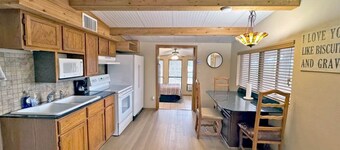 Cozy 3 Bedroom Lodge w/Firepit | Lake Buchanan