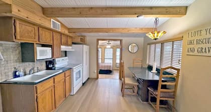 Cozy 3 Bedroom Lodge w/Firepit | Lake Buchanan