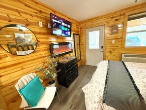 1 soverom, strykejern/-brett, wi-fi (inkludert) og sengetøy