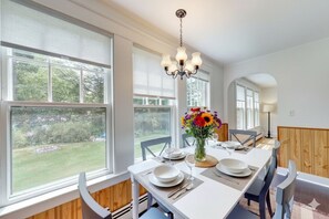 Dining - Harbor View House | Walk to Water (Boothbay Harbor)