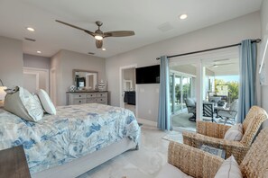 3 bedrooms, iron/ironing board, Internet, bed sheets - ☀️Private Pool | Canal Front | Shella Close To The Beach☀️ (Fort Myers Beach)