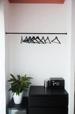 ห้องแฟมิลี่สวีท,   ระเบียง, วิวเมือง | ภายใน