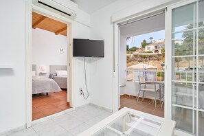 Iron/ironing board, WiFi, bed sheets - Apartment in 'N9' Hotel with Shared Pool, Wi-Fi, and Air Conditioning (Nerja)