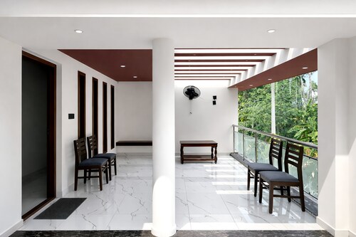 Spacious 5-bedroom villa in awesome Varkala with AC comfort