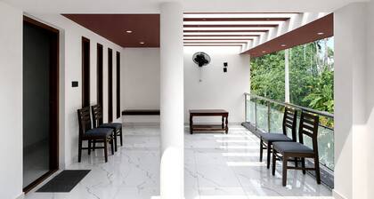 Spacious 5-bedroom villa in awesome Varkala with AC comfort