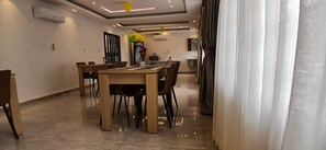 Dining - Sheyllo Executive Residence - Elegant 5 Bedrooms Private Villa in Cocody (ABIDJAN)