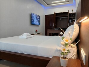 5 chambres, bureau, Wi-Fi gratuit, draps fournis