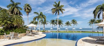 The Palms 26 Beachfront Luxury Villa - Ocean Views + Concierge - Playa Flamingo