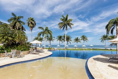 The Palms 26 Beachfront Luxury Villa - Ocean Views + Concierge - Playa Flamingo