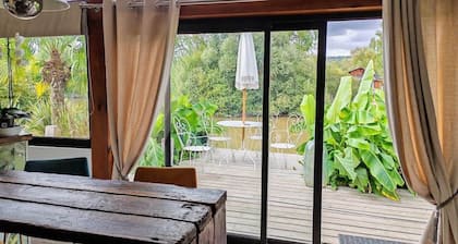 Ă85 - Cottage & jacuzzi, bord de lac, proche Reims