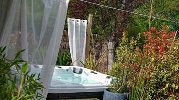 Outdoor spabad