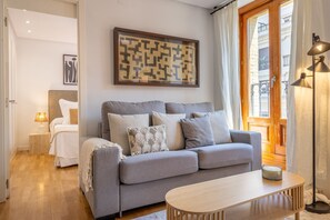 Living area - Cozy Apartment for Two in Alcalá Area (Madrid)