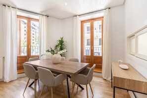 Dining - Elegant 3BR Apartment in Central Alcalá (Madrid)