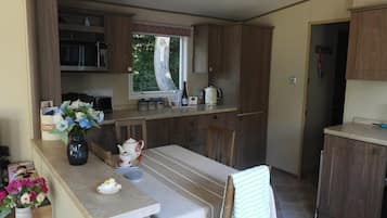 Cookware/dishes/utensils