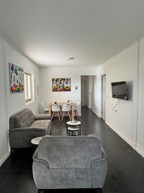 Living area - Modern Monument w/balcony in Willemstad Curacao (Willemstad)