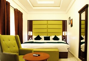 Desk, free WiFi - Pinnacle Castle Hotel Asaba (Asaba)