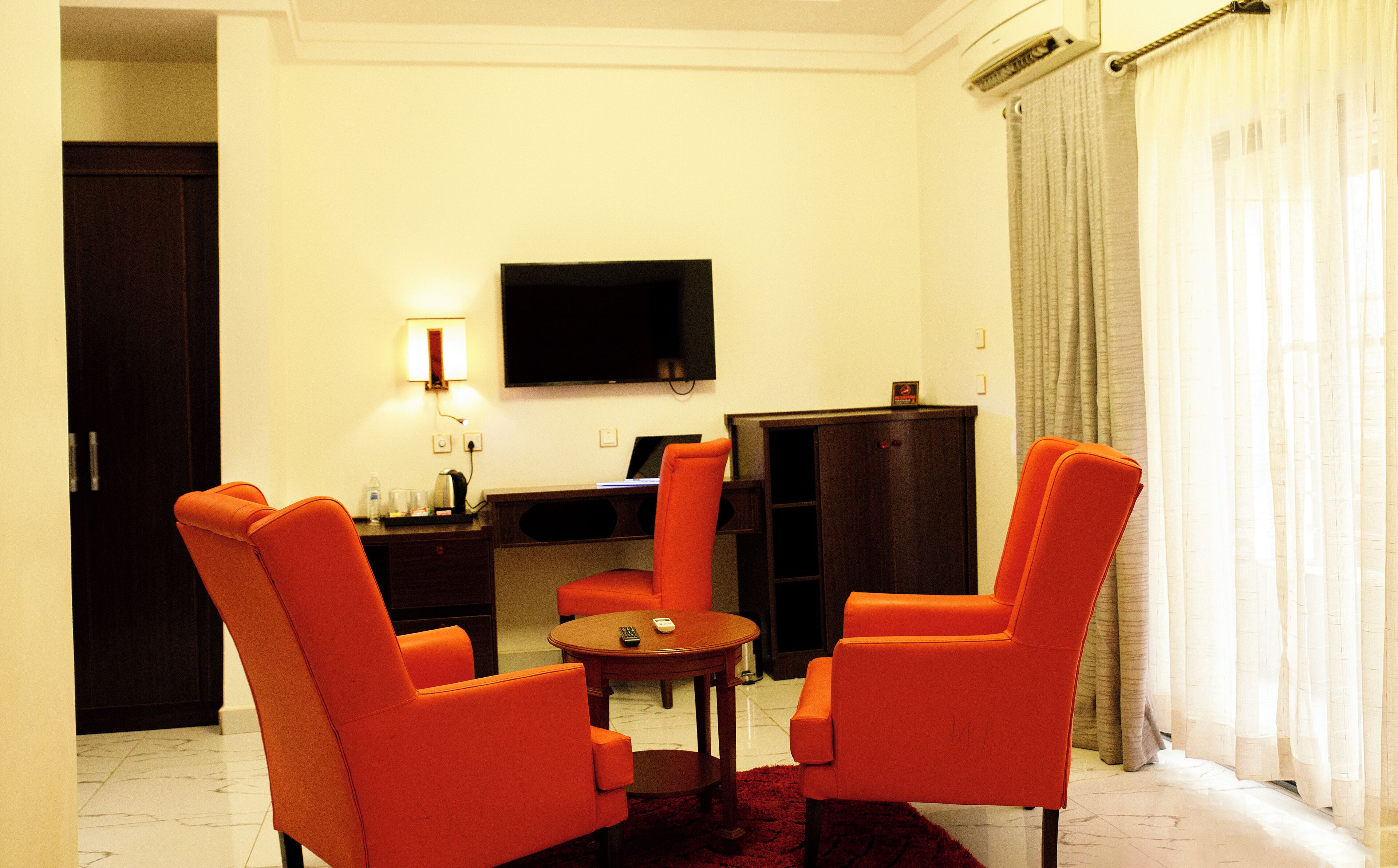 Escritorio y wifi gratis 