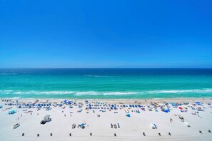 On the beach - ⛱️Gulf Front VIEW-5 Pools-Majestic Beach 1-1209⛱️ (Panama City Beach)
