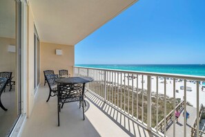 Property grounds - ⛱️Beachfront | 5 Pools | Majestic Beach Towers 2-305⛱️ (Panama City Beach)
