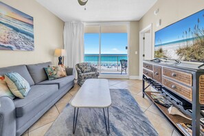 Smart TV - ⛱️Beachfront | 5 Pools | Majestic Beach Towers 2-305⛱️ (Panama City Beach)