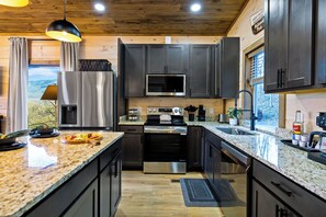 Unclassified image, 3 of 67, button - Birdie Ridge Cabin with Beautiful Mountain Views in Gatlinburg (Gatlinburg)