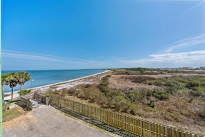 Beach nearby - ⚓Water Views + Fishing Dock | Walk to the Beach | Navy Cove Harbor 1209⚓ (Fort Morgan)
