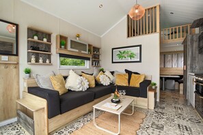 Living area - Petite Retreat - Lovely Pod with Hot Tub (Narberth)