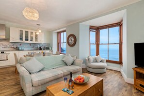 TV, books - 6 Paragon Court - Sea Front Apartment (Tenby)
