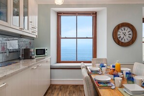 Dining - 6 Paragon Court - Sea Front Apartment (Tenby)