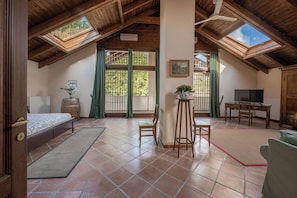 6 bedrooms, WiFi