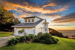 Exterior - Black Sands Ocean Overlook (Whitethorn)