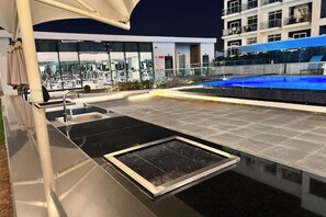 Terrace/patio - Stylish Studio with Balcony & Pool View in Arjan – Close to Miracle Garden (Dubai)