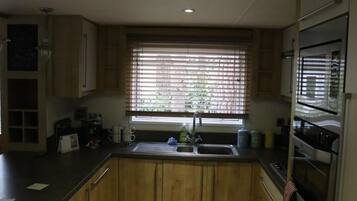 Cookware/dishes/utensils