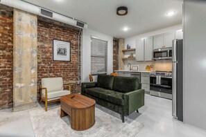 Unclassified image, 4 of 23, button - Park Hotel 1BR Suite 310 (Chattanooga)