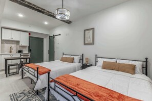 Unclassified image, 3 of 19, button - Park Hotel Studio Suite 403 (Chattanooga)