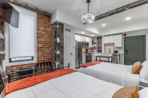 Unclassified image, 2 of 19, button - Park Hotel Studio Suite 403 (Chattanooga)