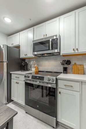 Unclassified image, 4 of 19, button - Park Hotel Studio Suite 403 (Chattanooga)