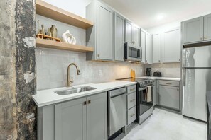 Unclassified image, 2 of 28, button - Park Hotel 1BR Suite 410 (Chattanooga)